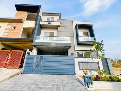 8 MARLA LUXURY DOUBLE STORY HOUSE FOR SALE