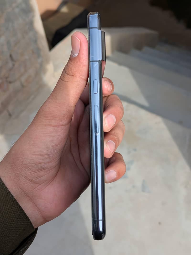 Google Pixel 8 Pro 2