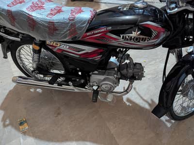 unique 70 same as new