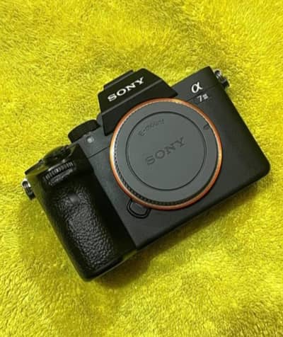 Sony a7 III Camera my WhatsApp No=O3 2,64 9,3O 1,9O