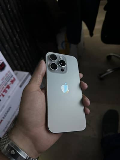 iPhone 15 pro max natural titanium colour jv 256gb