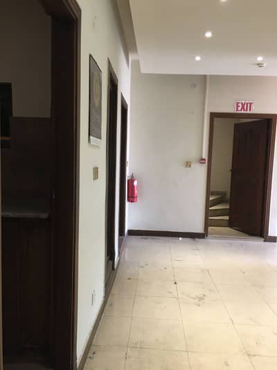 4 MARLA HALL OFFICE FOR RENT IN IDEAL LOCATION