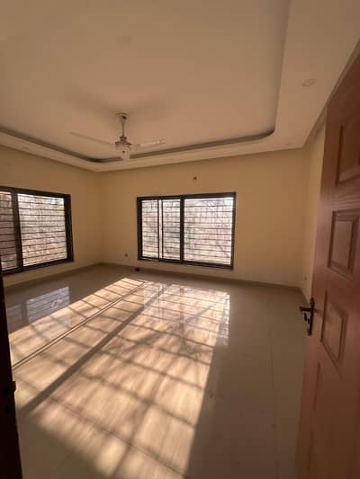 2 Kanal House for Rent