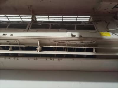 Gree 1 ton Split AC