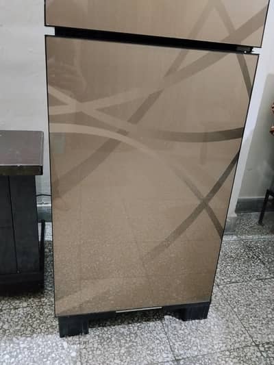 PEL ( glass door ) in excellent condition small size