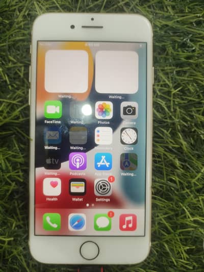 I phone 7 white color 10/9.5 condition no fault