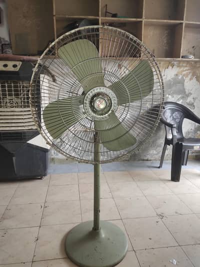 Pedistal fan For sale in good condition