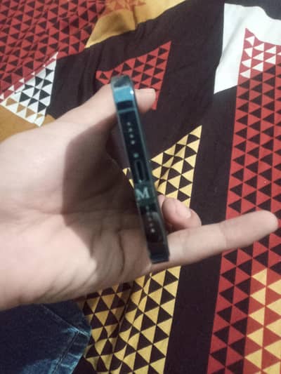 Iphone 13 pro max 98% battery Heath 128 gb memory