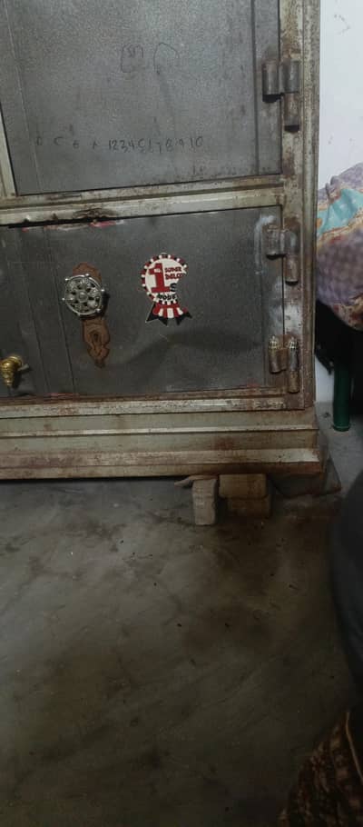 iron safe almari  2 dores