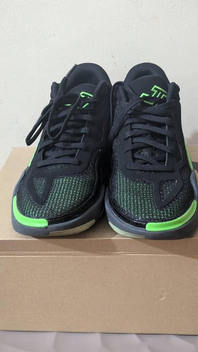 men's Stylish sneakers imported