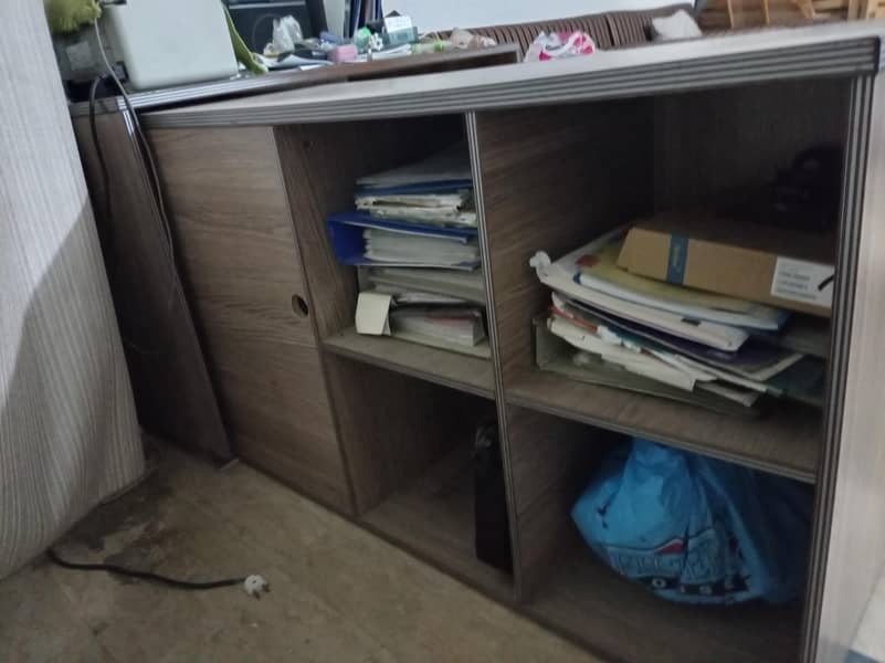 Executive Table with console 4