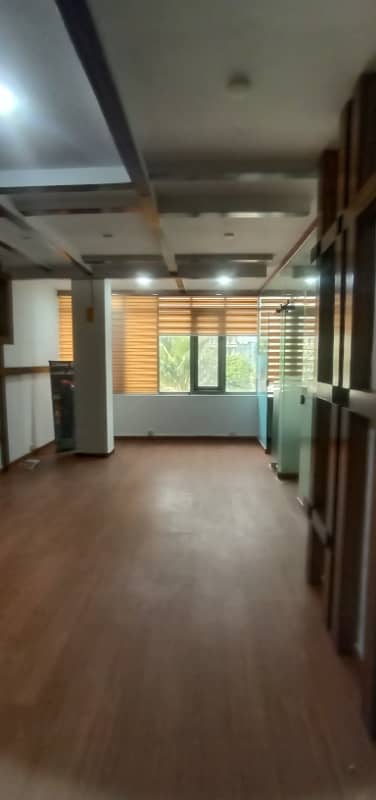 Prime Office Space for Rent 800 square feet F-11 Markaz, Islamabad Experience the perfect blend of luxury and functionality in the heart of Islamabad.