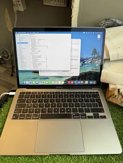 MacBook Air M1 8/256GB