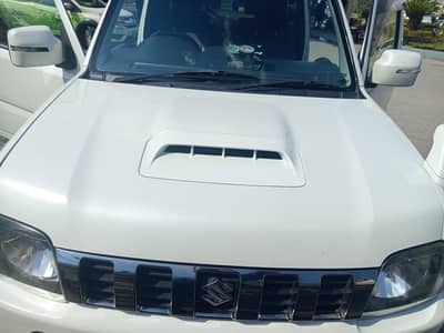 only single hand used