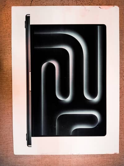 Macbook Pro 16 MGED4 M5 Max 18 Core CPU 32 Core GPU 36GB 2TB Space Bla