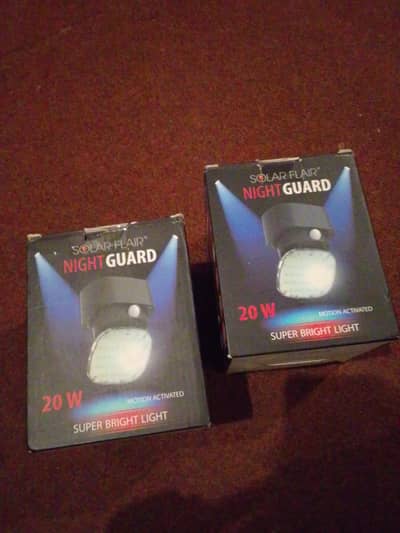 2 high quality solar lights