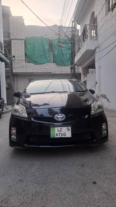 tayota prius hybrid  model 2013 registered 2016