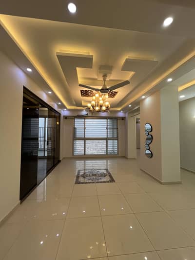4 Bedroom Luxury Apartment For Rent Lucky One Mall & Apartments West Open UBL Facing Furnished Option Available