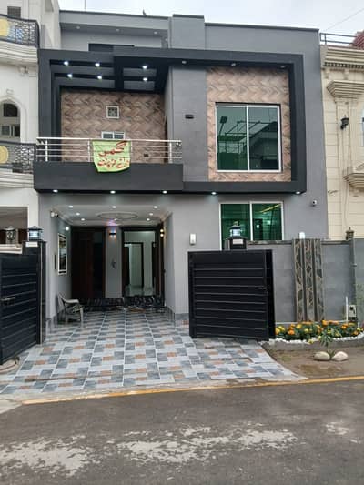 05-Marla Brand New House For In Super Prime Location