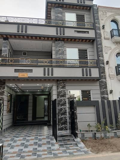 05-Marla Brand New House For Sale Super Prime Location