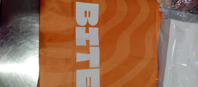 hiring fastfood helpers+cooks