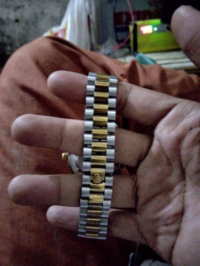 men watch 1