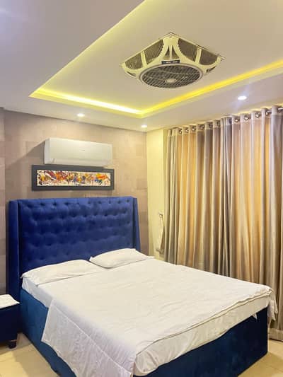 One Bedroom Vip apartment available on daily basis in bahria town LHR