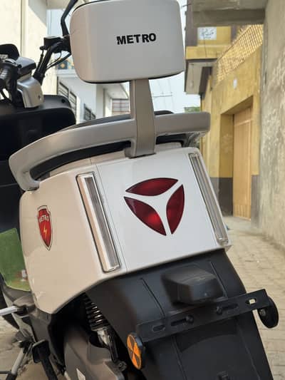 Metro E8S PRO 10/10 Condition