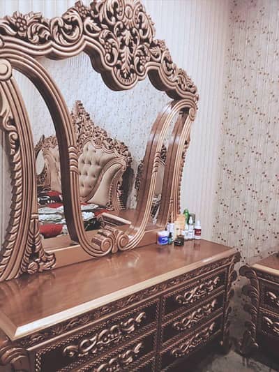 Royal Style Bedroom Set