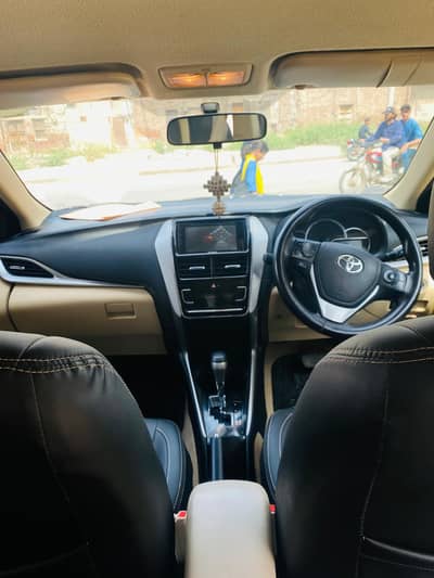 Yaris 1.5 ativ x full option