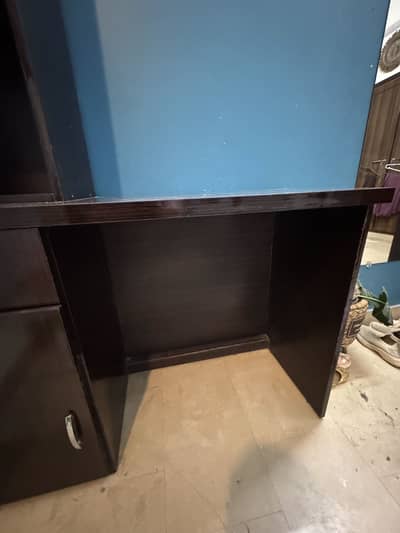 Study Table with rotating chair