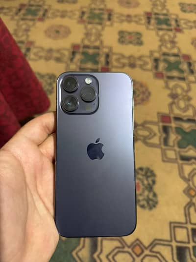 iPhone 14 pro max in 10/10 condition