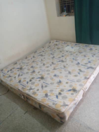 Maxrest Mattress Queen Size Spring