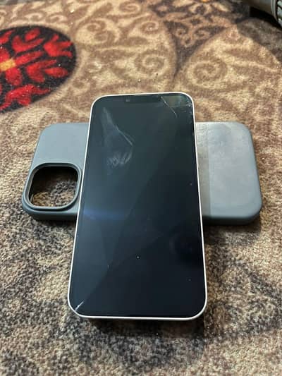 iPhone 14 LLA 128 GB  factory unlocked E-sim  4 months