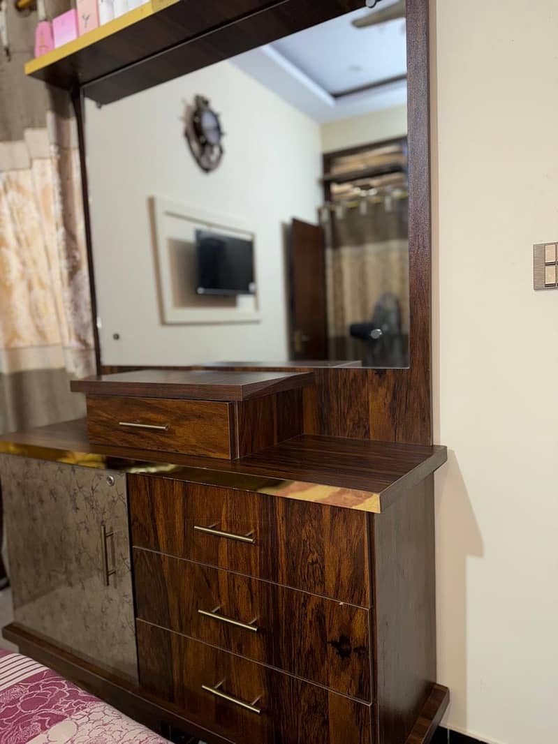 Bed ,wardrobe ,dressing 0