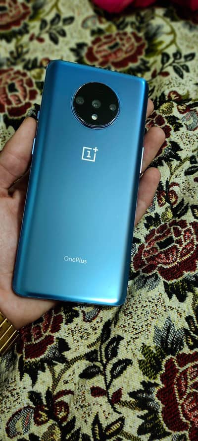 One plus 7t.    \/.      exchange possible