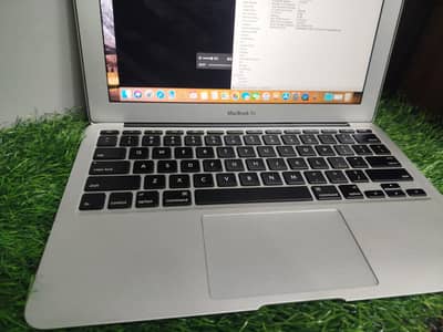 MacBook air A1465 | i5 5th gen| 128GB | 4GB| 12 inch display