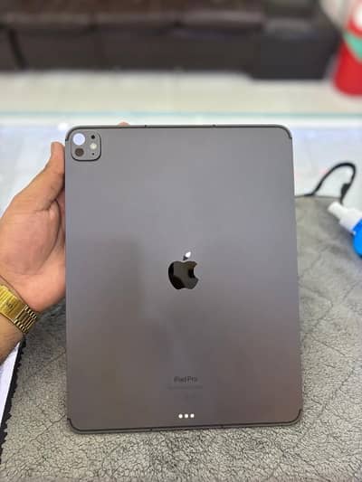 iPad pro M4 512gb Full box