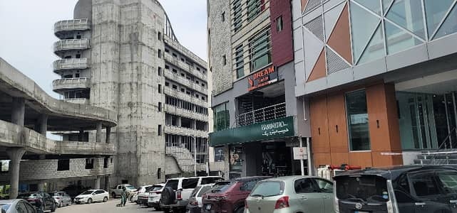 2800 Sq. ft Approx. Big Hall With Glass Partitions, Cabins And Executive Office For Rent. Dem 2.50 Lacs Per Month Negotiable.