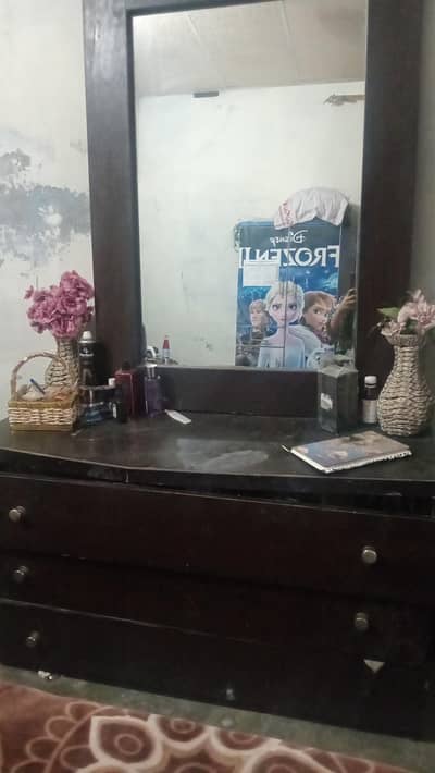 dressing table