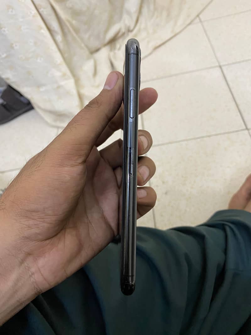 iphone 11 pro max 3