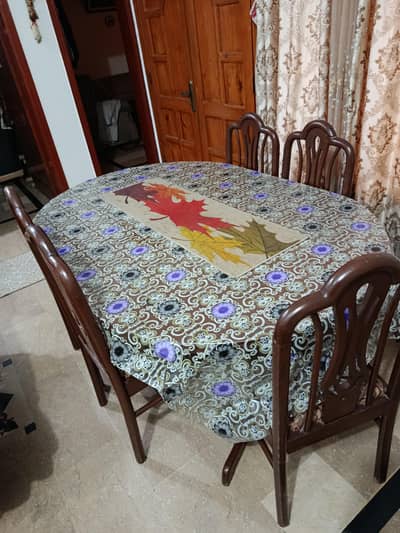 wooden dinning table for sale in good condition