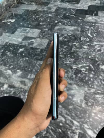 sharp Aquos r2 no. n pta 4 64 condition 10/8 bakiii all okay hai