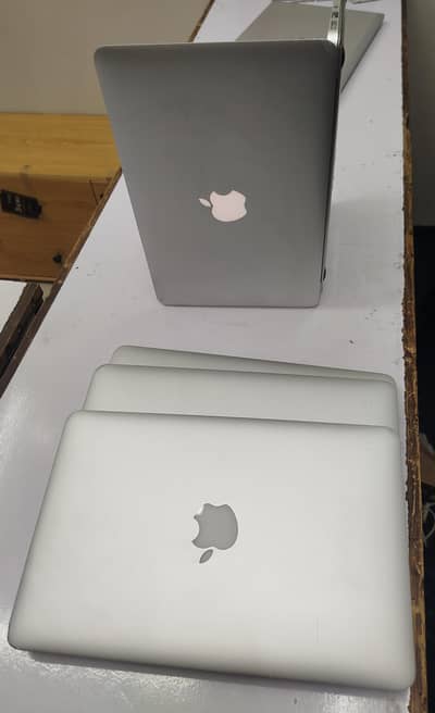 MacBook air A1465 | i5 5th gen| 128GB | 4GB| 12 inch display