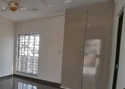 A Room Of 200 Square Feet In Lahore