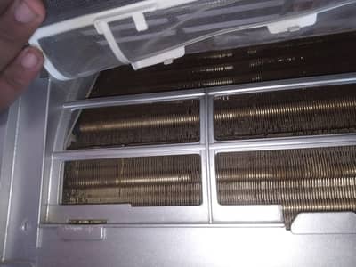 Gree Inverter Split AC 10 on 10 condition Genuine Gas locked