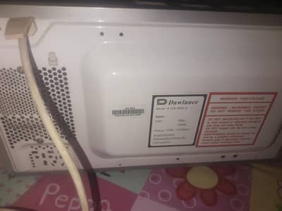 Dawlance compy oven Sath box b hai chalta hai bas Heat nai krta