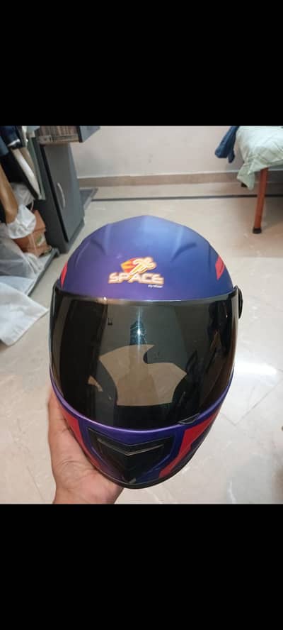 space by max ka helment ha orignal urgent sell krna ha