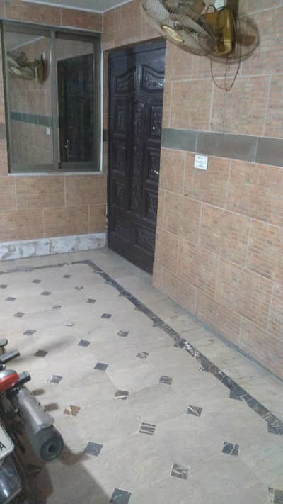 Model Town Extension 9 Marla 3 Beds House For Sale