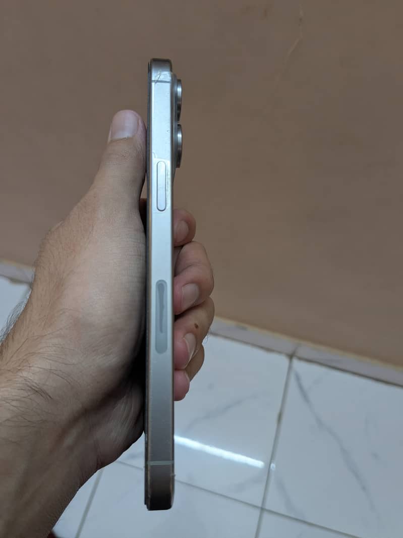 Iphone 15 pro max 9